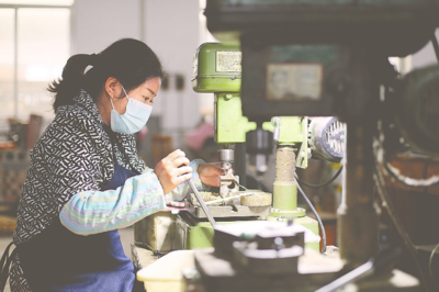 武強縣產(chǎn)業(yè)扶貧新路徑 樂器與配件銷售助力脫貧戶穩(wěn)定增收